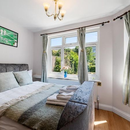 Lovely Garden Apartment In Wimbledon Town Centre With Private Parking By Wimbledon Holiday Lets Londres Exterior foto