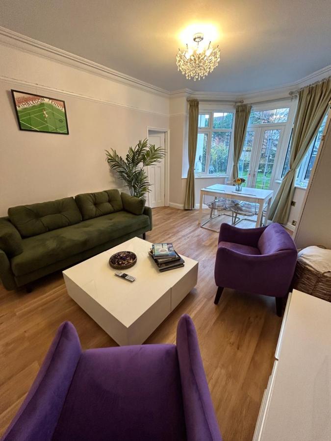 Lovely Garden Apartment In Wimbledon Town Centre With Private Parking By Wimbledon Holiday Lets Londres Exterior foto
