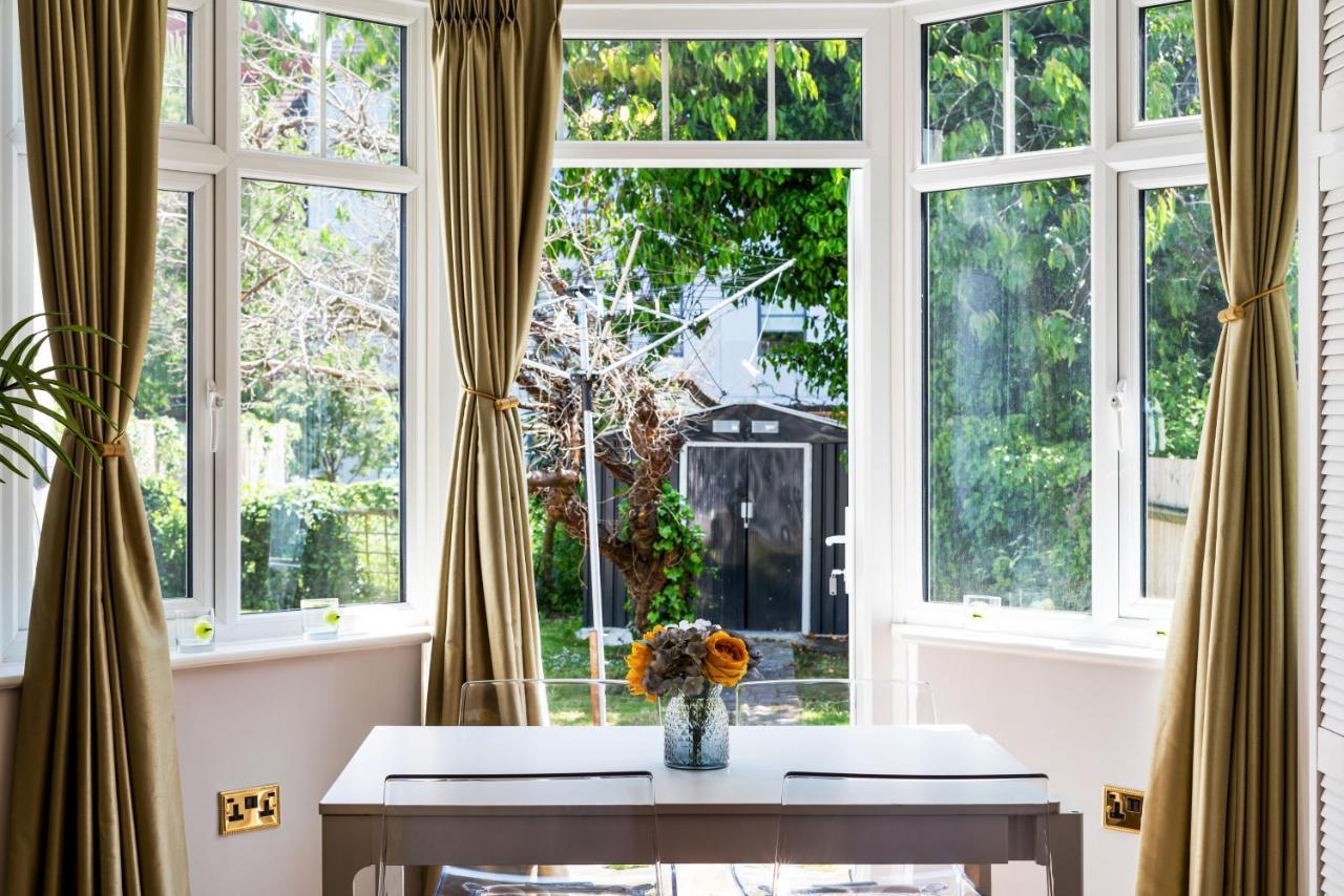 Lovely Garden Apartment In Wimbledon Town Centre With Private Parking By Wimbledon Holiday Lets Londres Exterior foto