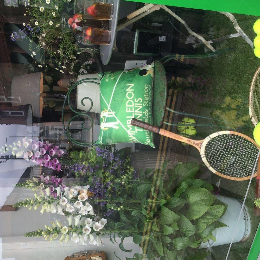 Lovely Garden Apartment In Wimbledon Town Centre With Private Parking By Wimbledon Holiday Lets Londres Exterior foto