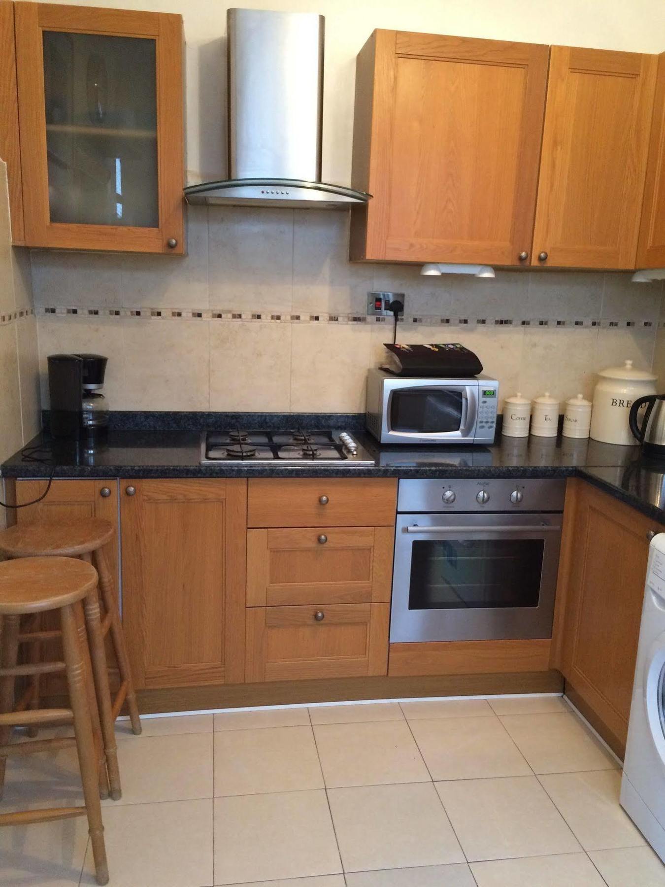 Lovely Garden Apartment In Wimbledon Town Centre With Private Parking By Wimbledon Holiday Lets Londres Exterior foto