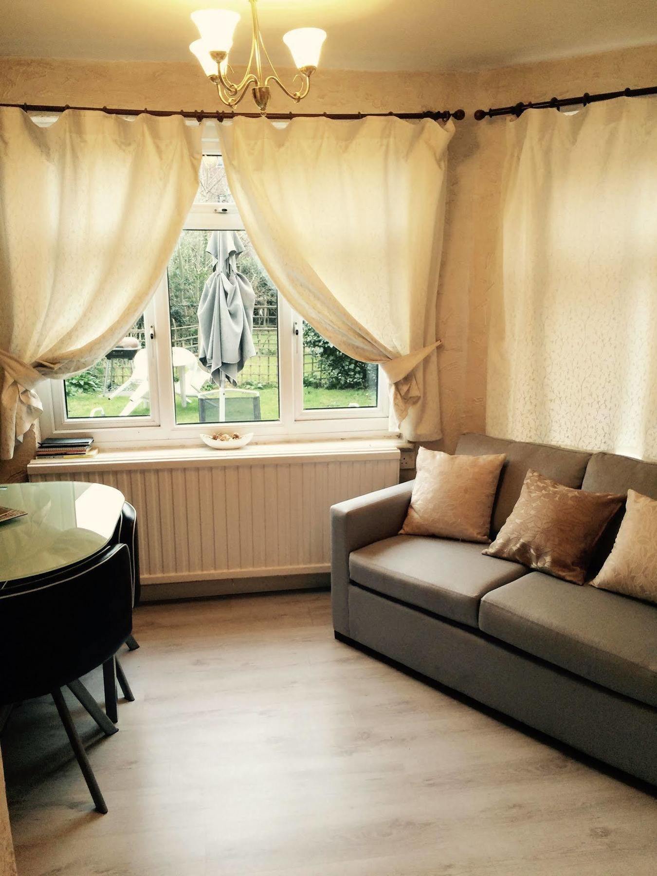 Lovely Garden Apartment In Wimbledon Town Centre With Private Parking By Wimbledon Holiday Lets Londres Exterior foto