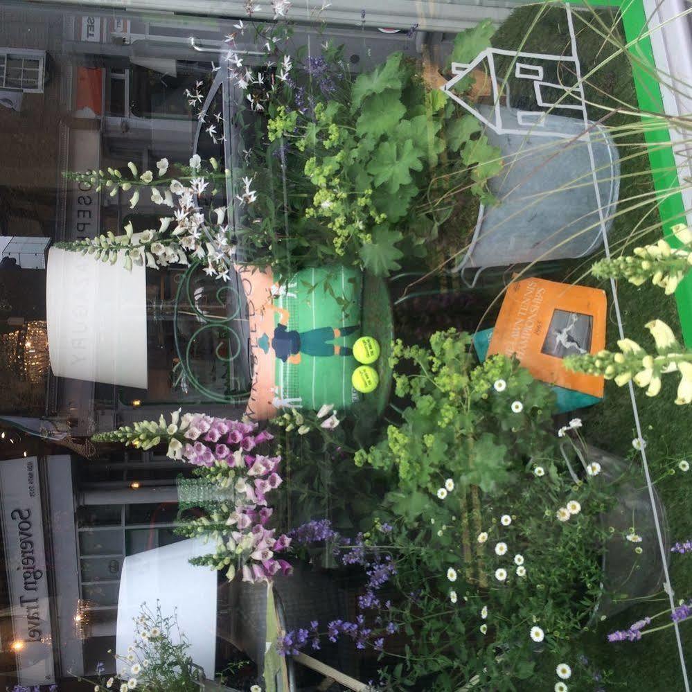 Lovely Garden Apartment In Wimbledon Town Centre With Private Parking By Wimbledon Holiday Lets Londres Exterior foto